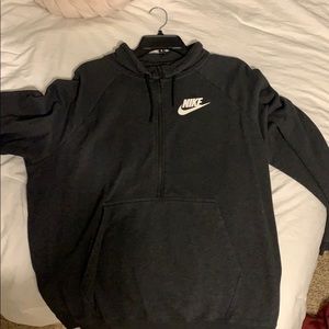 Nike women’s pullover